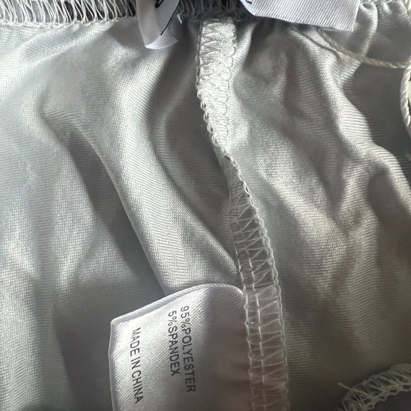 BNWT Grey and Black floral leggings, size L/XL - Picture 2 of 2